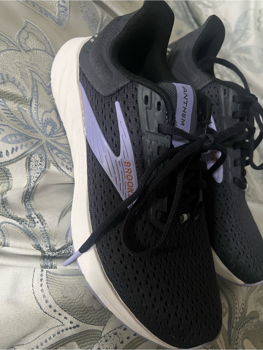 Brooks Women's Black and Light Purple Anthem Running Shoes - Picture 3 of 6